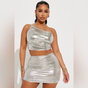 New Shirt/Skirt Set Large